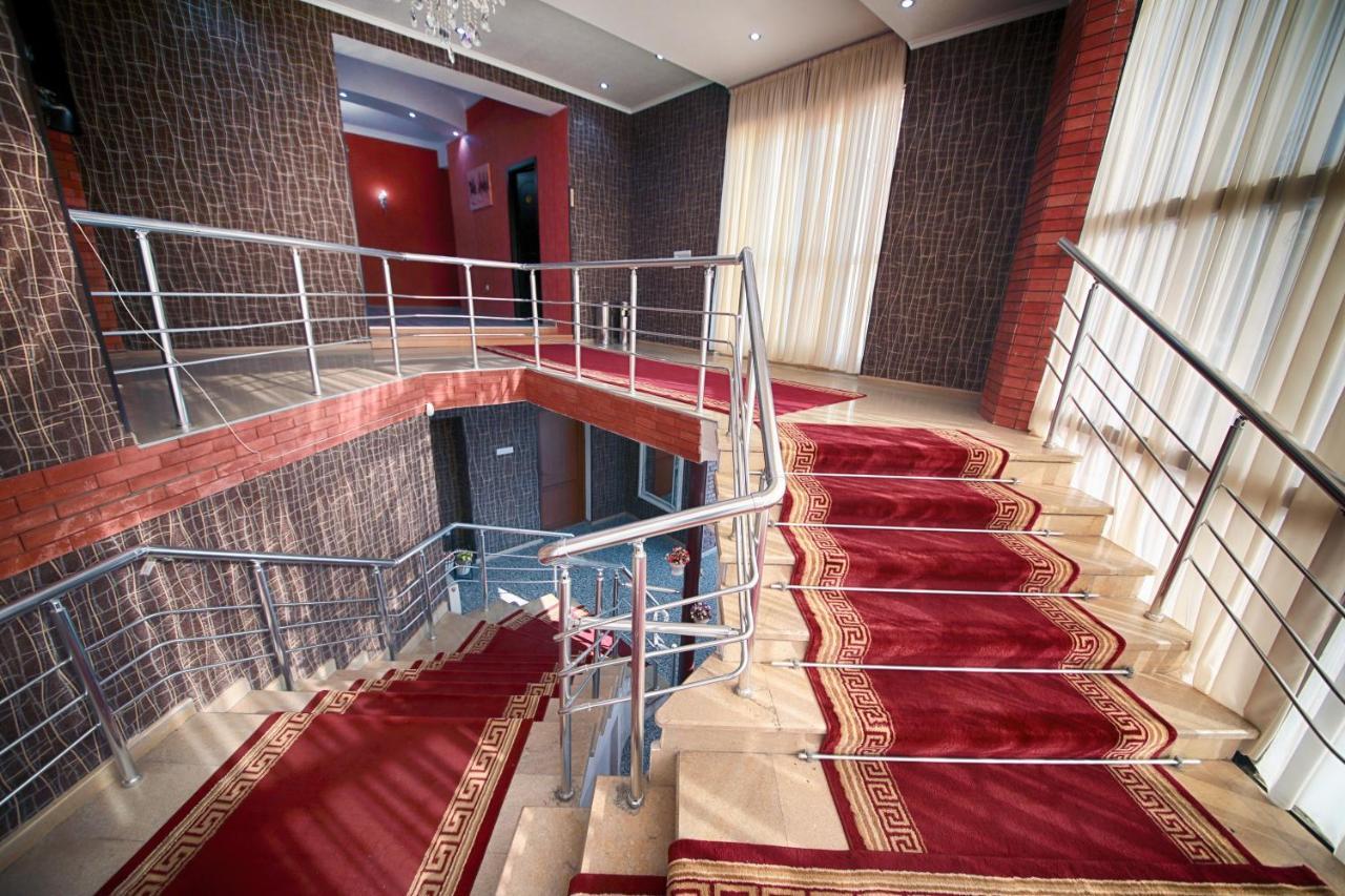 Hotel Tamari Kutaisi Luaran gambar