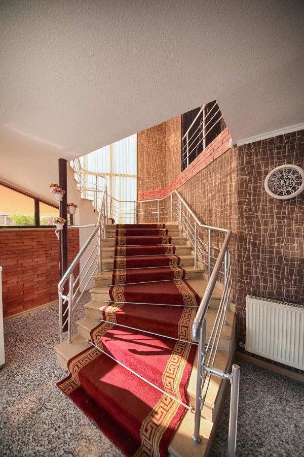 Hotel Tamari Kutaisi Luaran gambar