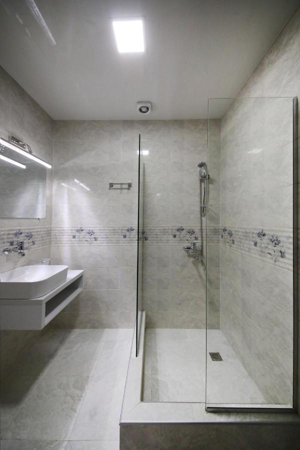 Hotel Tamari Kutaisi Luaran gambar