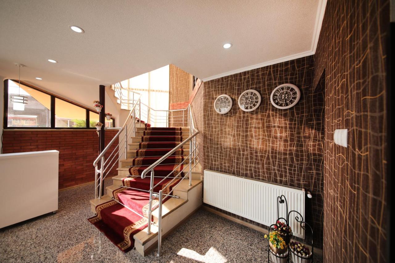 Hotel Tamari Kutaisi Luaran gambar